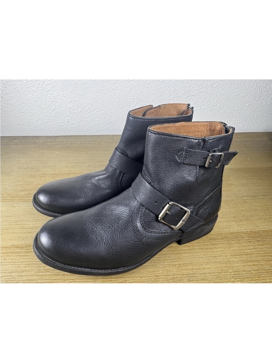 Shoes - Frye Tyler Engineer Black Leather Ankle Boots size 8.5 retails $300